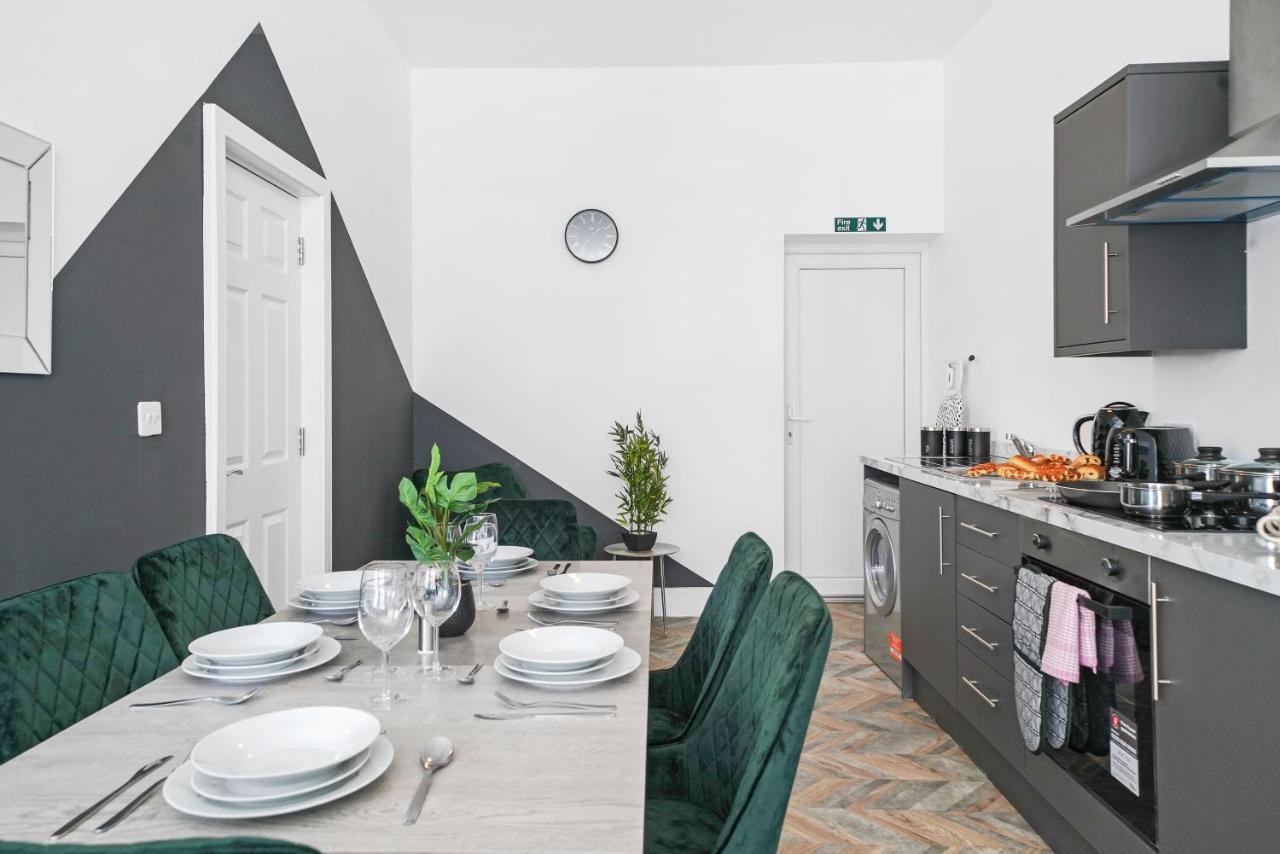 Luxe Holiday Apartments By Sasco Μπλάκπουλ Εξωτερικό φωτογραφία